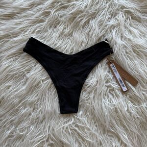 Skims Fits Everybody Dipped Front Thong Onyx Size XS
